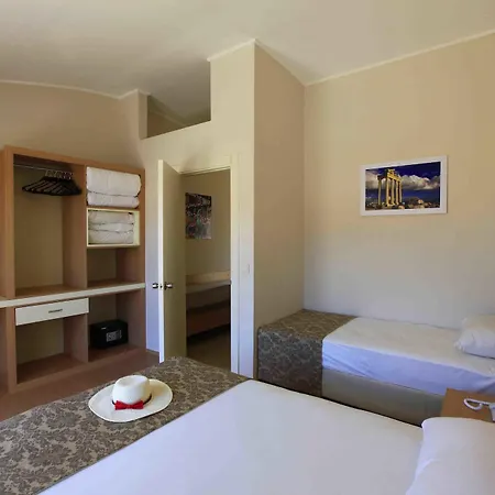 מלון דירות Sun City & 3*